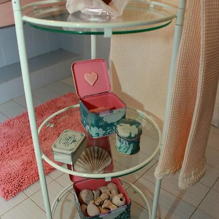 Ada Bed & Breakfast 4*